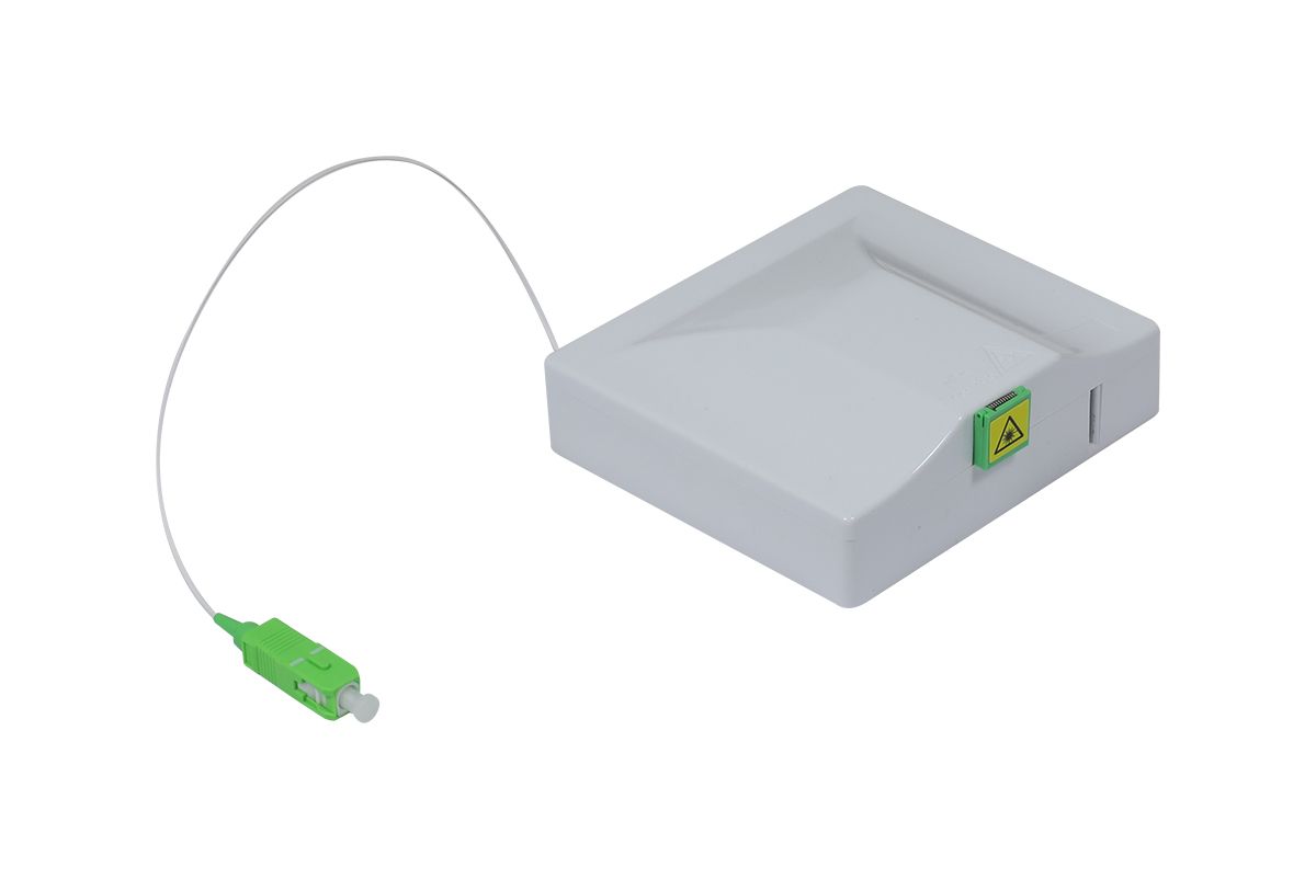 LWL-FTTH Compact Box vorkonfektioniert,  1xSC/APC -> 1xSC/APC, 0-30m,  9/125u, G.657.A2, 1-Faser, OD=0,9mm, Aufputzgehäuse mit Abroller/Spule, Synergy 21