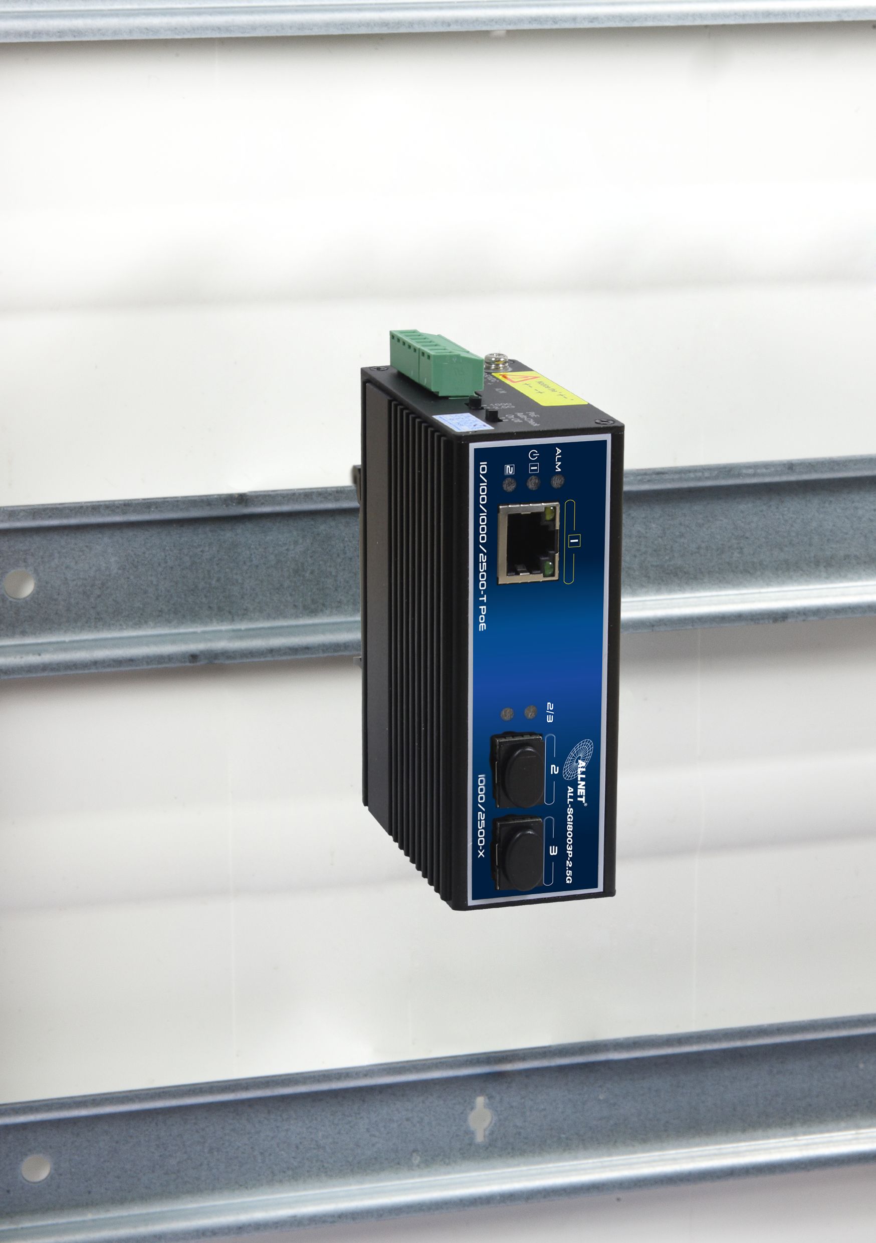 ALLNET Switch industrial unmanaged Layer2  3 Port 2.5 GbE • PoE Budget 90W • 1x PoE bt • 2x SFP 1G/2.5G • Lüfterlos • DIN • IP40 • ALL-SGI8003P-2.5G ALLNET Switch industrial unmanaged Layer2  3 Port 2.5 GbE • PoE Budget 90W • 1x PoE bt • 2x SFP 1G/2.5G • Lüfterlos • DIN • IP40 • ALL-SGI8003P-2.5G