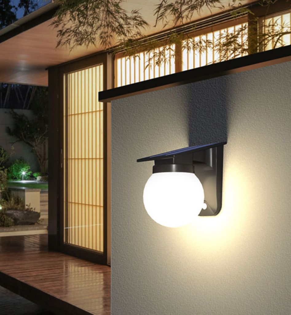 Synergy 21 LED Wand Akku Solar Lampe - Ball milky -